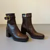 Botas de Cano Curto com Salto Alto Quadrado e Solado Silencioso Outono/Inverno 2025 para Mulheres, Botas Elegantes de Salto Grosso de Luxo Leve, Botas Versáteis Emagrecedoras com Superfície Macia
