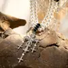 Cadena de Suéter Doble Capa con Cruz de Perlas Sintéticas Incrustada de Diamantes Personalizada Estilo Europeo y Americano Collar de Gama Alta Lujo Ligero Elegante Nicho Vintage