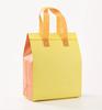 Bolsa desechable de conservación de calor para llevar bolsa para empaquetar pastel té con leche bolso de mano no tejido para catering en stock el logotipo se puede personalizar