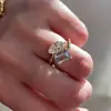 Anillo Fresco y Exquisito con un Diseño Único, Anillo de Diseño Sanador Azul, Accesorio de Moda Clásico Versátil de Gama Alta, Lujo Ligero