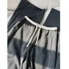 Calça Larga com Cordão Cinza Escuro para Mulheres, Cintura Alta com Acabamento Branco, Design Único, Calça Esportiva Casual de Nicho com Cintura Elástica