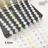 Ponto direto de fábrica 2,5 cm duas cores Margarida renda solúvel em água flor de seda de leite código de barras acessórios de vestuário DIY