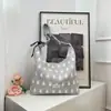 Nova Bolsa de Ombro Fresca Outono 2026 para Mulheres, Bolsa de Tecido com Design de Nicho Coreano, Bolsa Tote Casual Versátil de Grande Capacidade