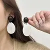 Aretes Redondos de Concha Natural Exagerados, Estilo Bohemio de Resort Costero, Diseño Largo que Hace que el Rostro Parezca Más Pequeño, Aretes Únicos y Elegantes