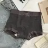 Calcinha Feminina Costurada de Cintura Média com Entrepernas Estendido, 100% Algodão, Antibacteriana, Respirável, Confortável, Moderna, Estilo Jovem