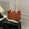 Bolso de Hombro Tipo Tote Simple y Elegante para Oficinistas, Bolso de Hombro Retro de Moda para el Trabajo, Colección Primavera 2026