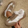 Zapatillas deportivas casuales de primavera transfronterizas nuevas de color blanco plano para estudiantes femeninas, zapatillas de entrenamiento alemanas, zapatillas 2026, talla grande, versátiles para mujer