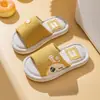 Pantuflas de dibujos animados para padres e hijos al por mayor para el hogar de lino de verano antideslizantes una familia de tres conejos osos una mopa de suelo de algodón y lino lote