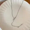 Collar de una sola letra largo de Acero de Titanio para Suéter de Mujer Otoño e Invierno Cadena de Suéter Simple Elegante Estilo Frío Accesorios de Celebridad de Internet