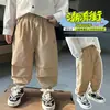 Calças Casuais Finas de Verão para Meninos com Estampa de Letras Estilo Coreano Infantis Elegantes Versáteis Largas Casuais para Bebês e Crianças