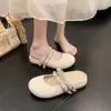 Nuevas medias zapatillas estilo Mary Jane para mujer Otoño 2026 con doble hebilla, corte bajo, punta redonda, aumento interno de altura, versátiles, adecuadas para faldas