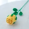 Un Gigante Ramo de Rosas Rojas Tejido a Mano como Regalo Creativo para el Día de la Mujer, Adecuado para Niñas, Mejores Amigas o Mamá