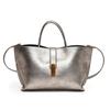 Bolsa de mão grande de primavera de 2025, bolsa feminina nova moda estilo ocidental, bolsa transversal para viagem, bolsa tote para viagem
