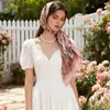 Bufanda de Seda para Mujer con Estampado Simétrico de Hojas Bufanda Cuadrada Grande Versátil Chal Directo de Fábrica Diseño Floral de Planta