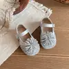 Zapatos de Princesa para Niña Zapatos Individuales 2026 Estilo Nuevo Una Correa Boca Baja Zapatos de Piel para Niños Flor de Boda Vestido Formal Actuación Zapatos de Cristal