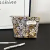 Bolsa de Maquillaje Floral Negra Artística con Diseño en Relieve Tridimensional, Neceser, Bolsa de Almacenamiento, Bolsillo Interior de Gran Capacidad, para Llevar en la Mano