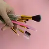 Set de siete brochas de maquillaje herramientas de belleza brocha para sombra de ojos brocha para rubor raspador de cejas cepillo para pestañas en espiral cepillo para cejas