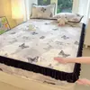 2026 Nova Classe A 200g Espessado Leite Fleece Renda Lençol de Elástico Estilo Coreano Estampado Acolchoado Roupa de Cama Protetor de Colchão