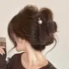 Pinza para el pelo de felpa con lunares de alta gama 2026, Pinza de tiburón moderna y exquisita para mujer, Versátil para el uso diario y el trabajo, Accesorio para el cabello