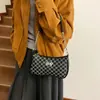 Bolsa Feminina Tendência de Ombro Único Deste Ano 2026 Design de Nicho Nova Bolsa Quadrada Pequena Crossbody Simples para o Outono e Inverno