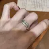 Anillo de Lazo con Flor de Iris Retro de Lujo Ligero, Diseño de Nicho, Sensación de Alta Gama, Anillo Apilable Elegante y Versátil para Mujeres