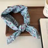 Pañuelo de Seda con Flores Estilo Resort para Mujer, Moda de Alta Gama, Pañuelo Decorativo de Alta Gama para la Cabeza, Diseño Único de Nicho, Accesorios para la Cintura
