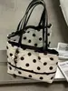 Yuezi 2026 Moda Verano Versátil Nuevo Bolso de hombro único con lunares Bolso cruzado tipo almohada Bolso baguette de lona