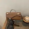 2026 Verano Nuevo de Moda Elegante de Alto Valor Simple Casual con Estilo Versátil Bolso Cuadrado Pequeño de Hombro Cruzado de Mano