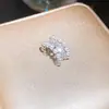 Súper Brillantes~ Pinzas para Orejas de Flor de Zirconia y Perla para Mujeres Sin Perforaciones, Puños de Oreja de Lujo Ligero y de Alta Gama, Pendientes de Estilo Minimalista Exquisito