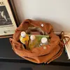 Bolso de pana versátil estilo coreano para otoño e invierno, nueva colección 2026, bolso cubo plisado de gran capacidad, bolso cruzado simple