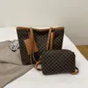 Bolsa Tote Estampada Retrô de Grande Capacidade 2025 Nova Tendência Moda Nicho Bolsa Tote Personalizada Bolsa de Ombro Conjunto de Três Peças