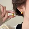 Elegantes Pendientes de Aro Cepillados Japoneses y Coreanos con un Diseño de Nicho, Lujo Ligero, Pendientes Dorados Cepillados de Alta Gama Modernos y Sencillos para Mujer