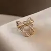 Anillo Abierto de Lujo Ligero Europeo y Americano con Lazo y Diseño Hueco Único, Joyería de Dedo Exquisita y Versátil