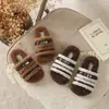 Novas Pantufas de Algodão Versáteis com Atmosfera Retrô para Meninas Outono e Inverno, Aconchego Casual, Tira Única