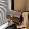Bolsa de Ombro Moda Vintage Bolsa Feminina de Nicho 2023 Novas Bolsas Primavera Popular Simples Transversal Coreana Pequena Quadrada