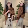 Chaqueta Corta de Ante Vintage para Mujer Estilo Maillard, Nueva Colección Otoño 2026, Casual, Holgada, Adelgazante, Versátil, Chaqueta Superior