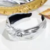 Diadema de Cuero Ancha con Nudo Más Vendida de Amazon, Moderna y Elegante, Única para Salir, Diadema Alta para Mujer