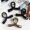 Novo Prendedor de Garra para Cabelo Simples de Tamanho Médio Estilo Transfronteiriço para Penteados Semi-Presos, Acessório de Cabelo Tipo Pinça Shark para Mulheres Atacado