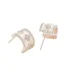 Pendientes de Flor de Cuatro Hojas en Forma de C de Lujo Ligero Versión Ancha para Mujer, Elegantes Pendientes de Nicho de Lujo Ligero Estilo Ins, Venta al por Mayor en Vivo de Tiktok