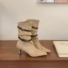 Botas de tornozelo de salto alto com fivela, design retrô de bico fino, efeito emagrecedor, botas plissadas e franzidas de cano médio, moda outono e inverno, botas de corte justo para mulheres