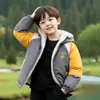 [Combinación Popular] Chaqueta Engrosada para Niños Invierno 2025 Ropa de Invierno para Niños Parka Estilo Coreano Forrada de Felpa Tendencia
