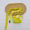 Cartera de Cuero Original para Monedas Bolsa para Auriculares Bluetooth Colgante Serie Miu Llavero Bolsa Pequeña de Regalo de Gama Alta
