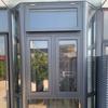 Puertas y ventanas de aluminio de alta gama con sistema de puente roto, puertas y ventanas de vidrio de aleación de aluminio con aislamiento acústico de lujo 110, ventanas abatibles selladas para balcones.