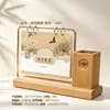 Ornamento de Mesa Cultural e Criativo Estilo Chinês Cidade Proibida Presentes Publicitários de Madeira Calendário do Ano do Cavalo Calendário de Mesa Personalizado de Ferro e Madeira Sólida