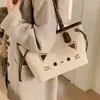 Bolsa Retrô de Grande Capacidade para Mulheres Outono e Inverno 2025 Nova Bolsa Tote Versátil de Classe para Estudantes Universitários de Ombro Único Fofa de Desenho Animado