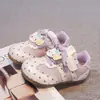 Zapatos infantiles de moda 26 nuevos de otoño para niñas, zapatillas deportivas infantiles con protección en la punta, zapatos casuales anticolisión, zapatos de malla transpirables para bebé