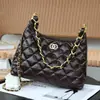 2025 Nuevo Estilo Bolso Cubo Pequeño Estilo Fragante Cuero con Cera de Aceite Retro Bolso Hobo para el Brazo Bolso Acolchado con Cadena Gruesa