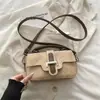 Bolsa Pequeña Cuadrada de Mano de Verano para Mujer 2026 Nueva Súper Popular para el Trabajo Bolso de Hombro Único Cruzado Sensación de Lujo Ligero Nicho de Gama Alta