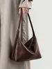 Bolso de axila de cuero de plena flor curtido vegetal, bolso hobo versátil, bolso casual de hombro y cruzado para el día a día, bolso tipo empanada de cuero genuino para mujer