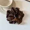 Scrunchie de Leopardo Color Café de Otoño Temprano con Volantes Elástico Alto para Cola de Cabello Cuerda para el Cabello Elegante Versátil para Mujeres